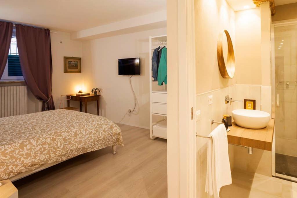 The New Luxury Apartment In The Historic Center ลุคคา ภายนอก รูปภาพ