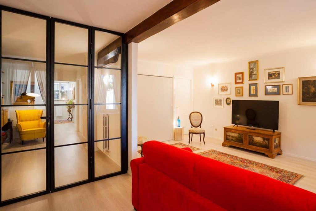 The New Luxury Apartment In The Historic Center ลุคคา ภายนอก รูปภาพ