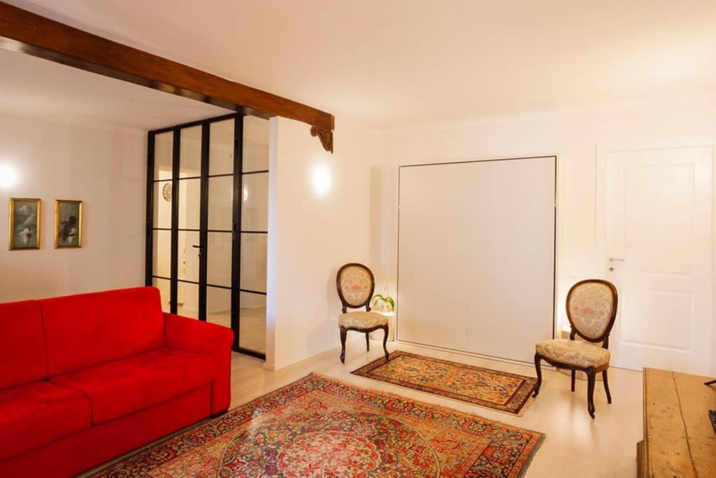 The New Luxury Apartment In The Historic Center ลุคคา ภายนอก รูปภาพ