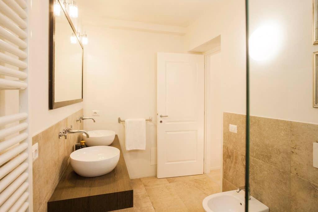The New Luxury Apartment In The Historic Center ลุคคา ภายนอก รูปภาพ
